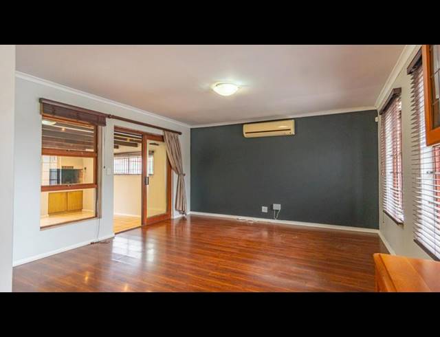 3 BEDROOM HOUSE FOR SALE IN OAKGLEN